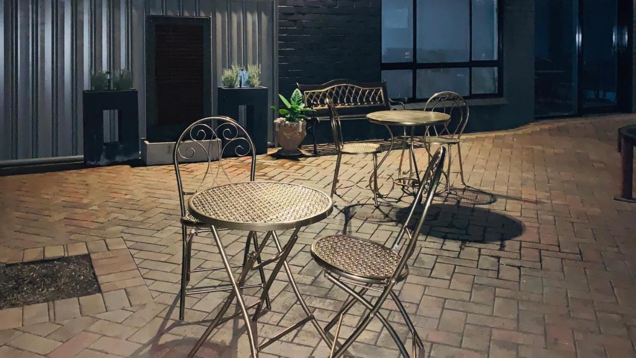 ホテル Rochester Tavern エクステリア 写真