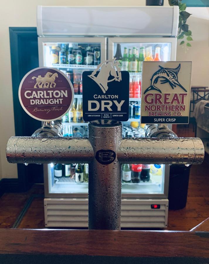 ホテル Rochester Tavern エクステリア 写真